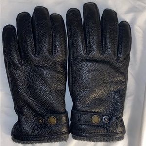 Hestra utsjo leather gloves.